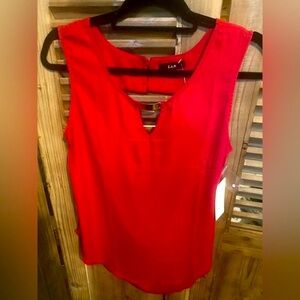 NWT E & M Red sleeveless polyester Blouse with gold cufflink jeweled V-neckline